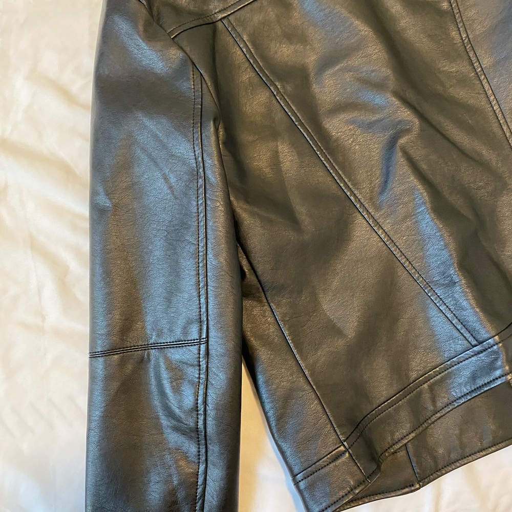Black jacket - Picture 3 of 7